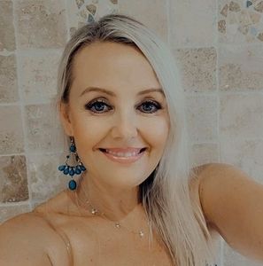 Meet your Posher, Marie